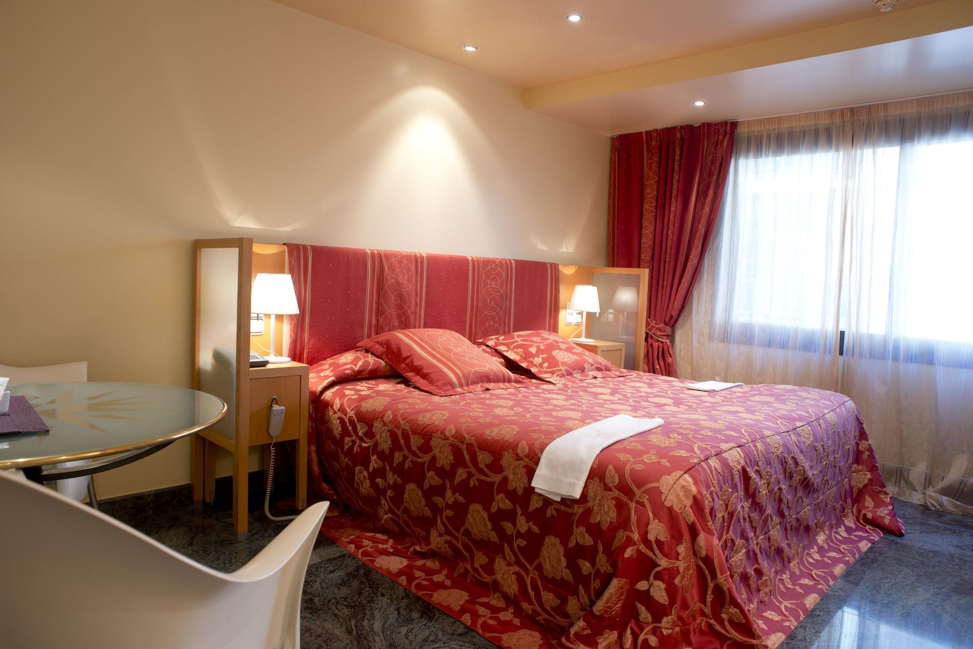 A Casa Canut Hotel Gastronomic Escaldes Eksteriør bilde A bedroom at the hotel