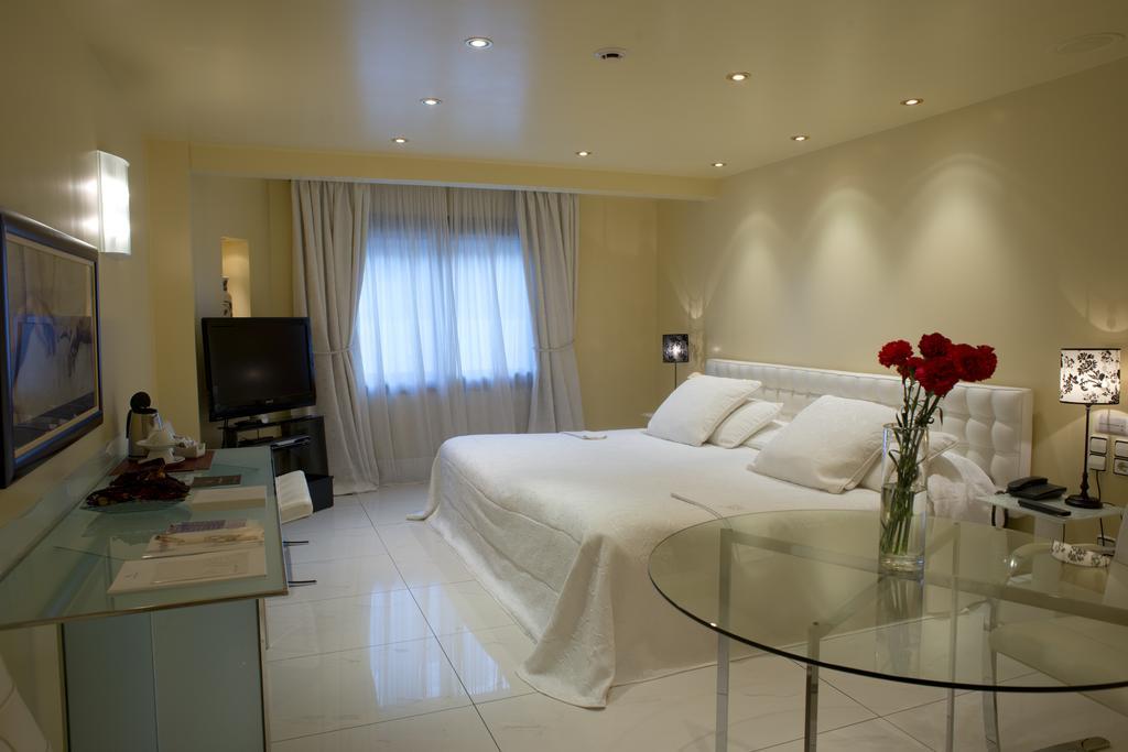 A Casa Canut Hotel Gastronomic Escaldes Eksteriør bilde A bedroom