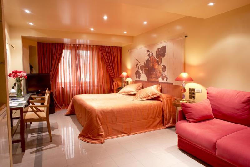 A Casa Canut Hotel Gastronomic Escaldes Eksteriør bilde A bedroom