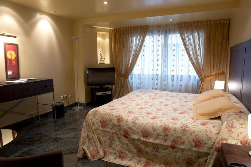 A Casa Canut Hotel Gastronomic Escaldes Eksteriør bilde A bedroom